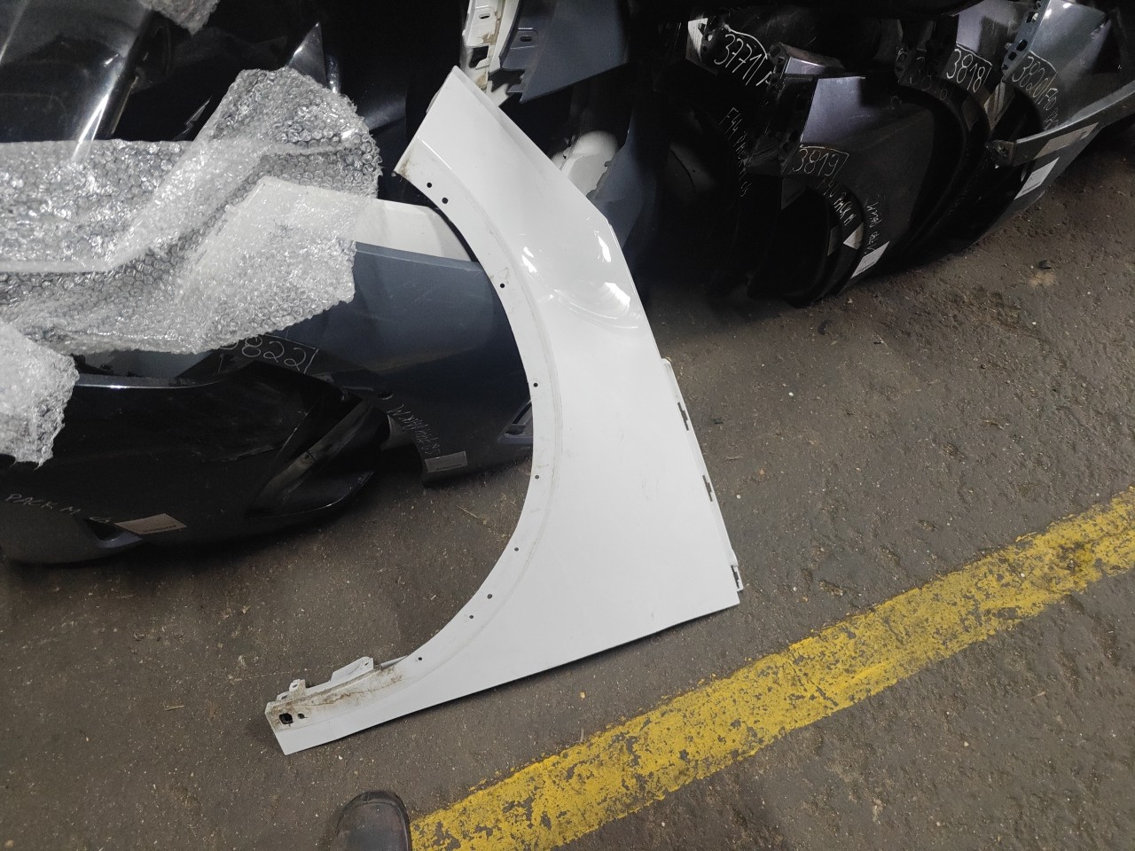 Left Fender BMW i3 (I01) | 13 - 