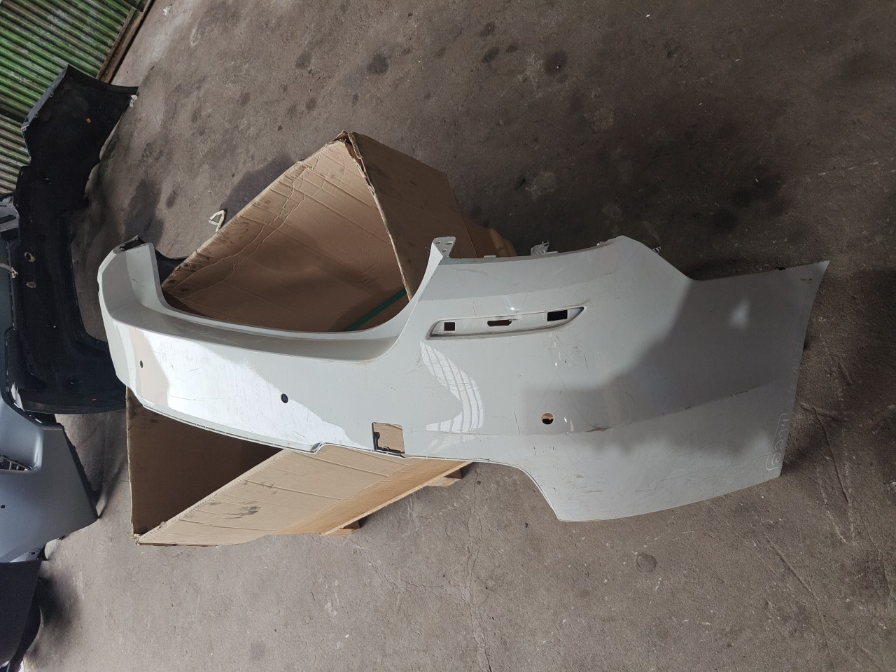 Parachoques Trás / Para Choques traseiro nu BMW 5 (F10) | 09 - 16