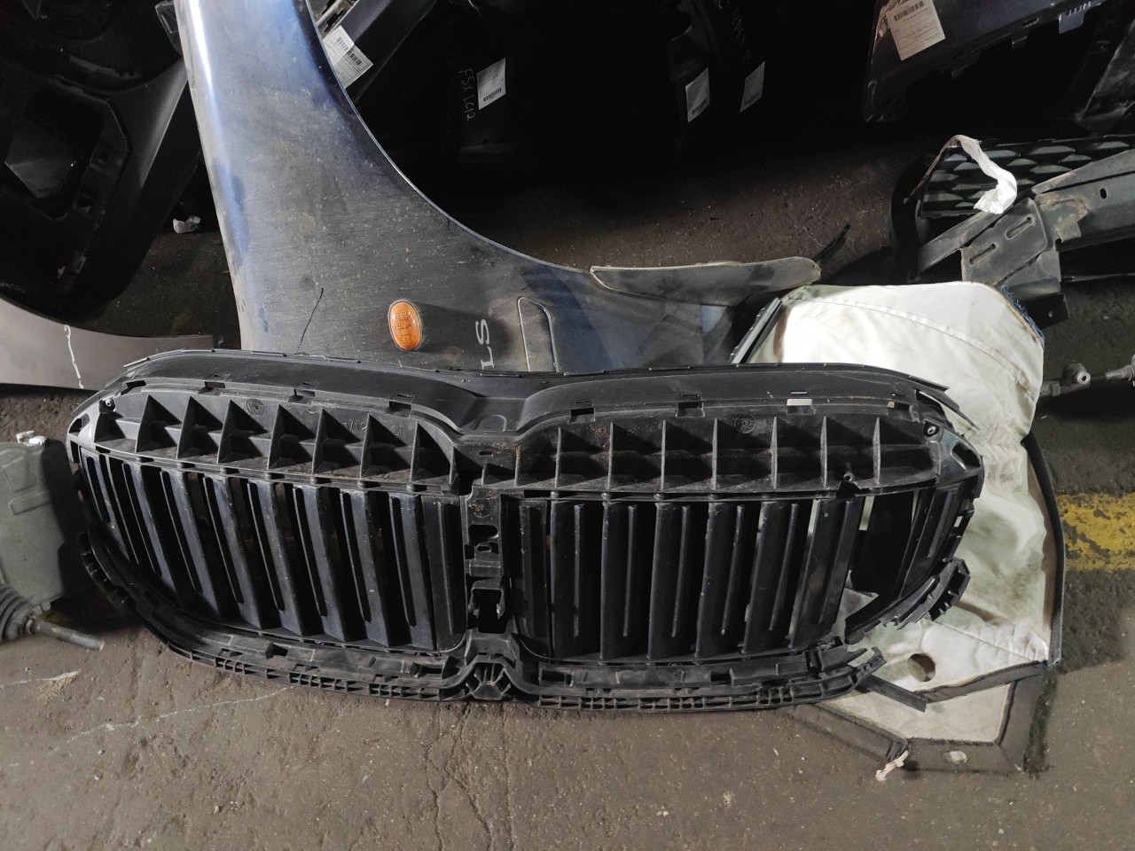Entrada de Ar / Conduta Superior Central Frontal BMW 7 (G11, G12) | 15 - 