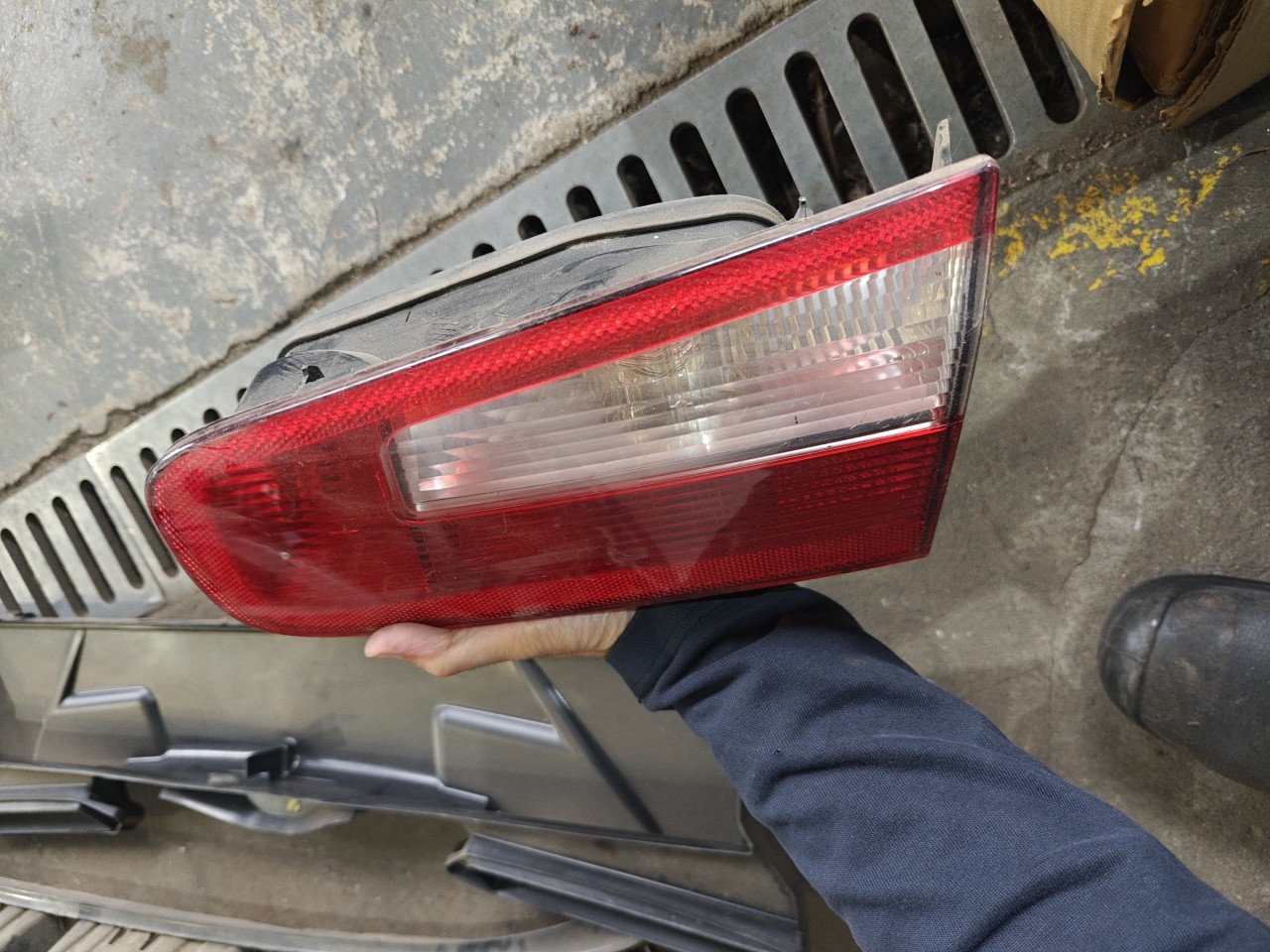 Farolim Direito da Mala RENAULT LAGUNA II (BG0/1_) | 01 - 07 Imagem-1