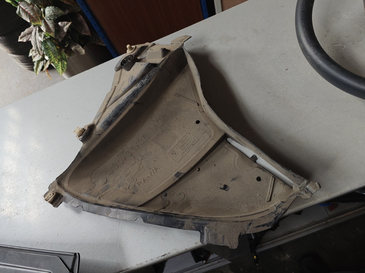 Triangulo da Cava de Roda Frente Esquerda BMW 5 (G30, F90) | 16 - 