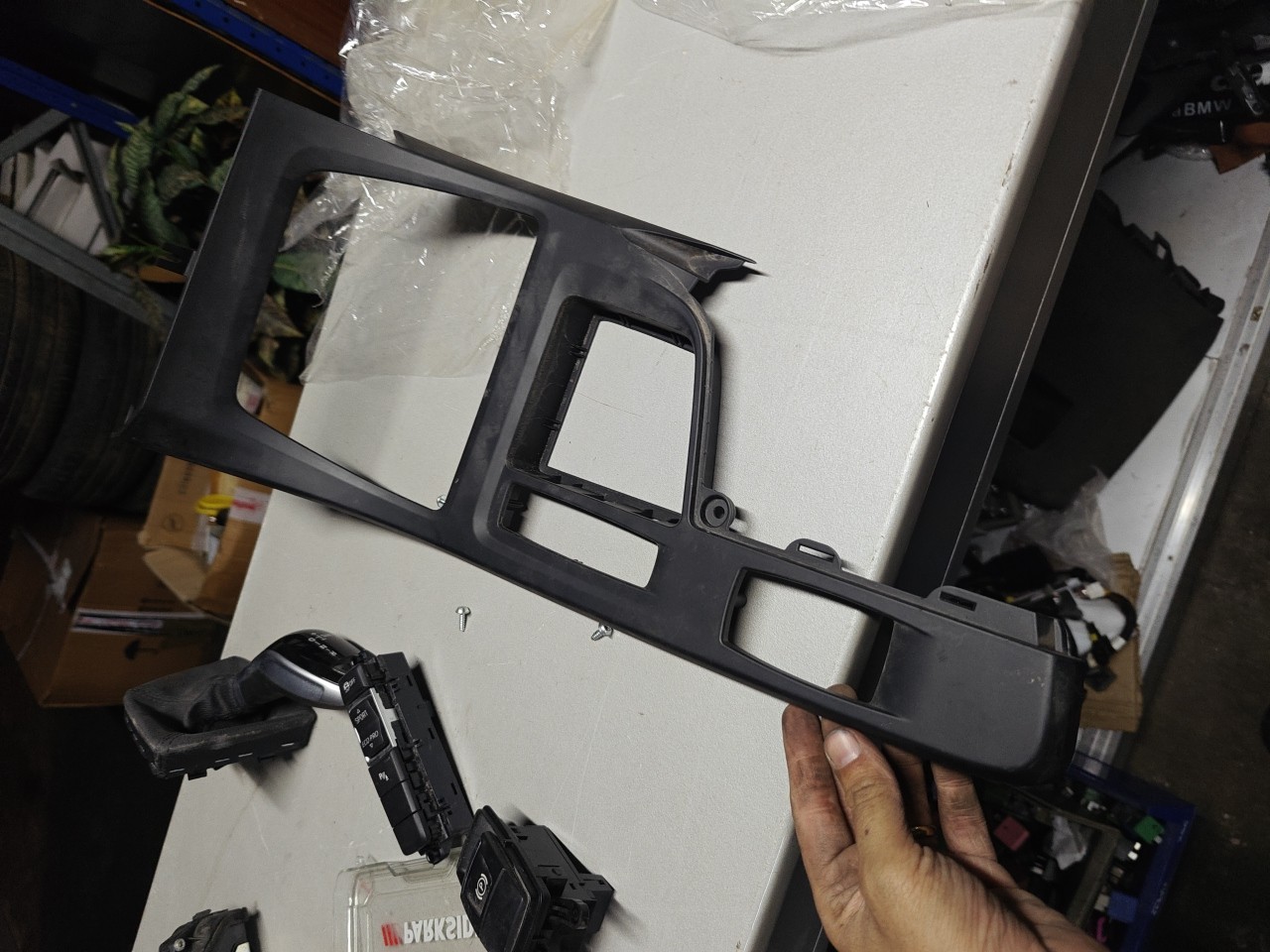 Friso da Consola Central BMW X1 (F48) | 14 - 