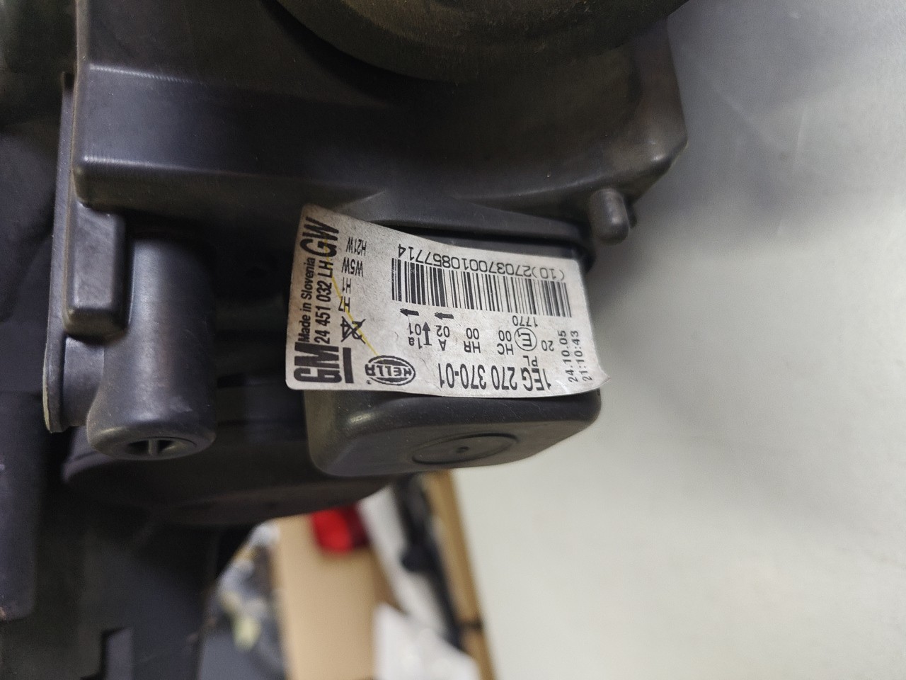 Farol Frente Esquerdo / Otica Esquerda OPEL ASTRA H (A04) | 04 - 14 Imagem-6 Farol Frente Esquerdo / Otica Esquerda OPEL ASTRA H (A04) | 04 - 14 Imagem-6