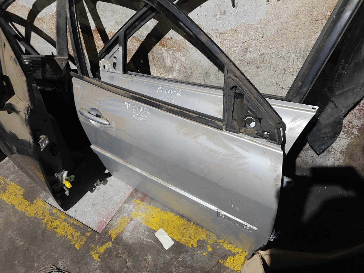 Porta Frente Direita nua RENAULT MEGANE II (BM0/1_, CM0/1_) | 01 - 12 Imagem-1