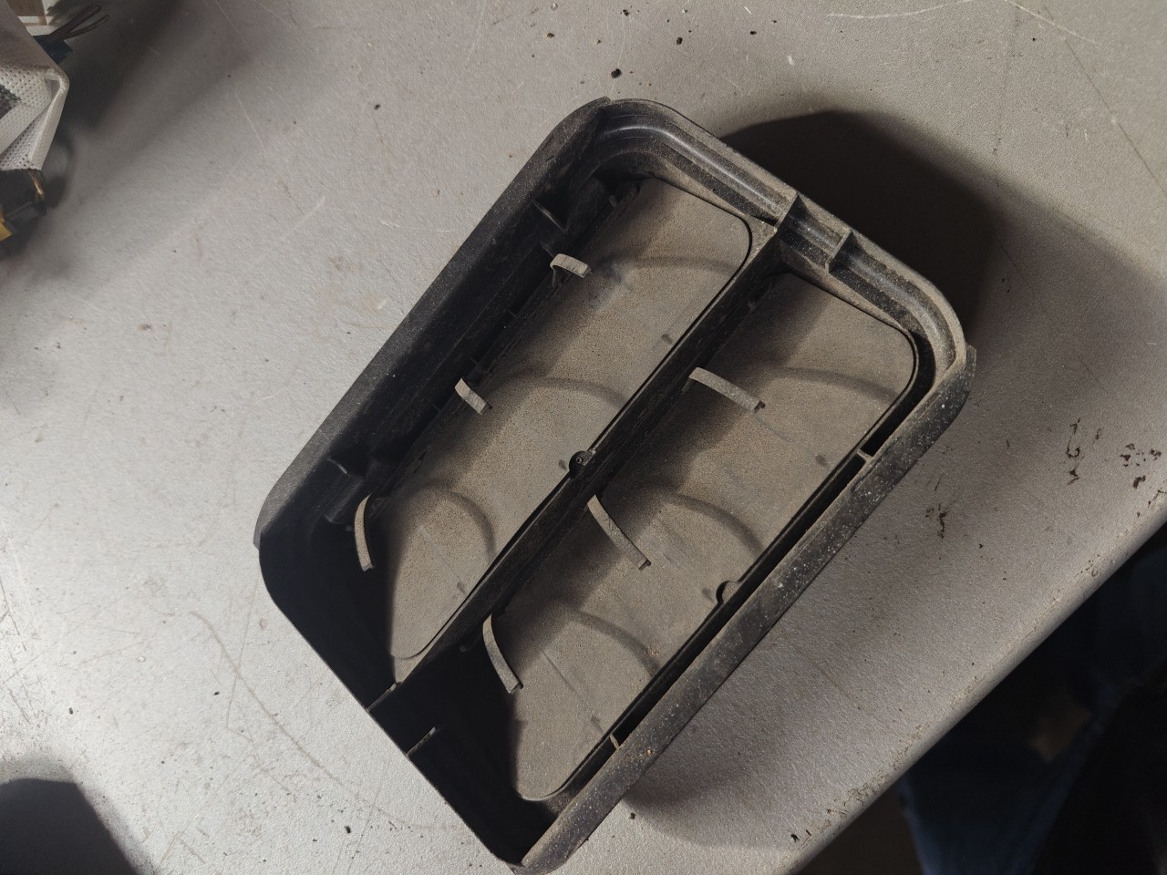 Grelha ventilaçao traseira / Conduta tras CITROEN C4 CACTUS | 14 - 