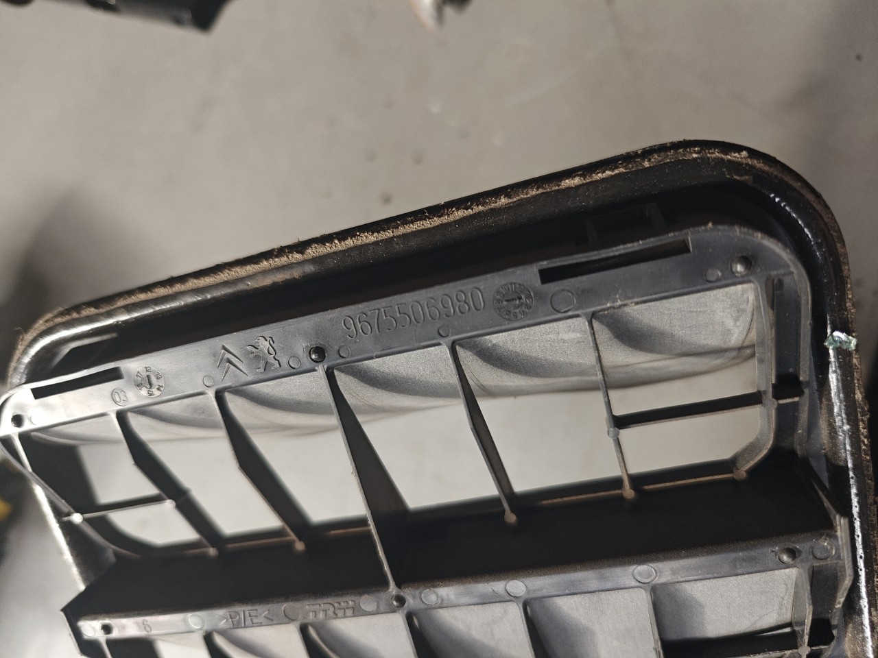 Grelha ventilaçao traseira / Conduta tras CITROEN C4 CACTUS | 14 -  Imagem-2
