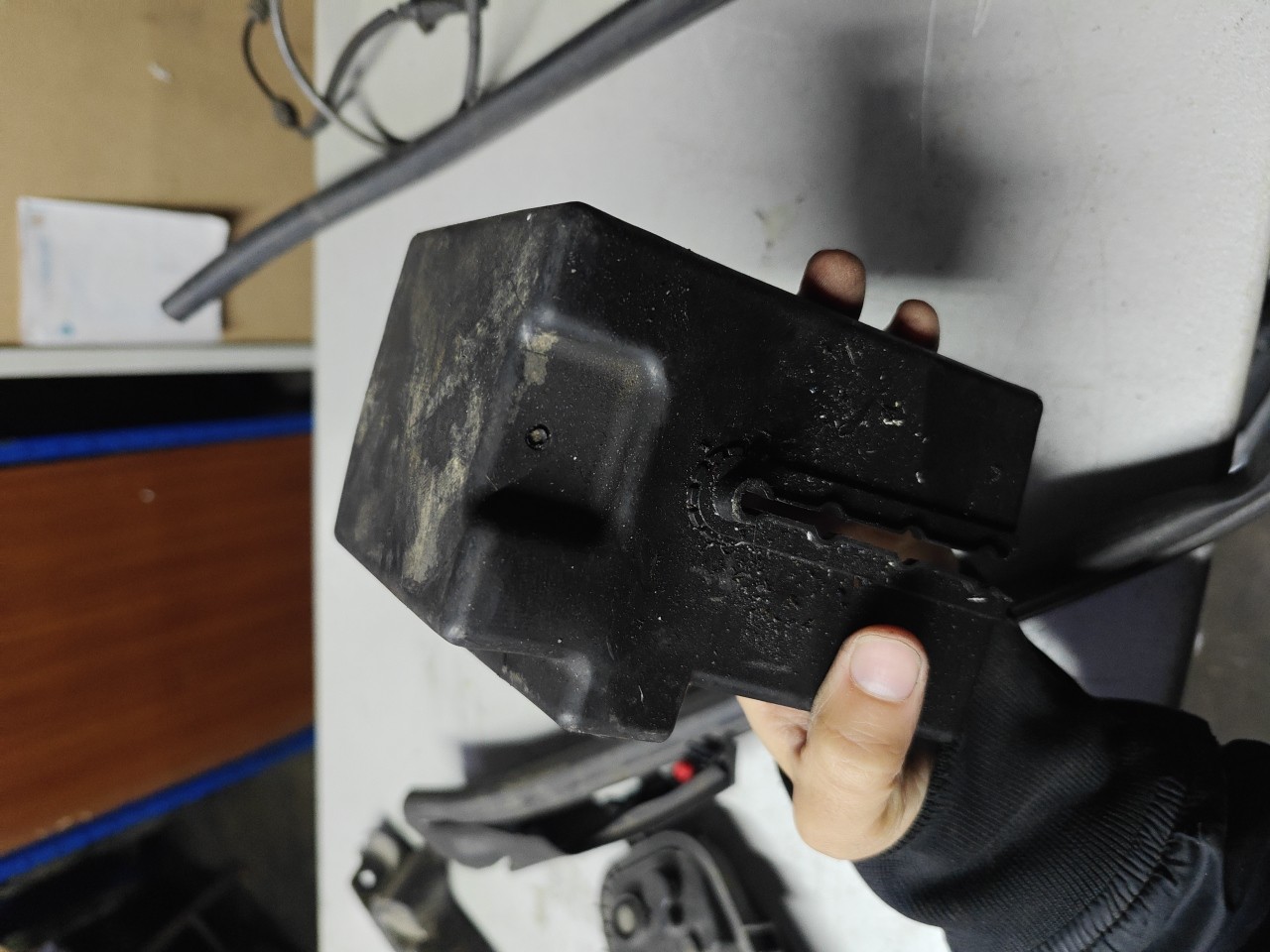 Suporte / Guia / Apoio de plastico CITROEN C4 CACTUS | 14 -  Imagem-2