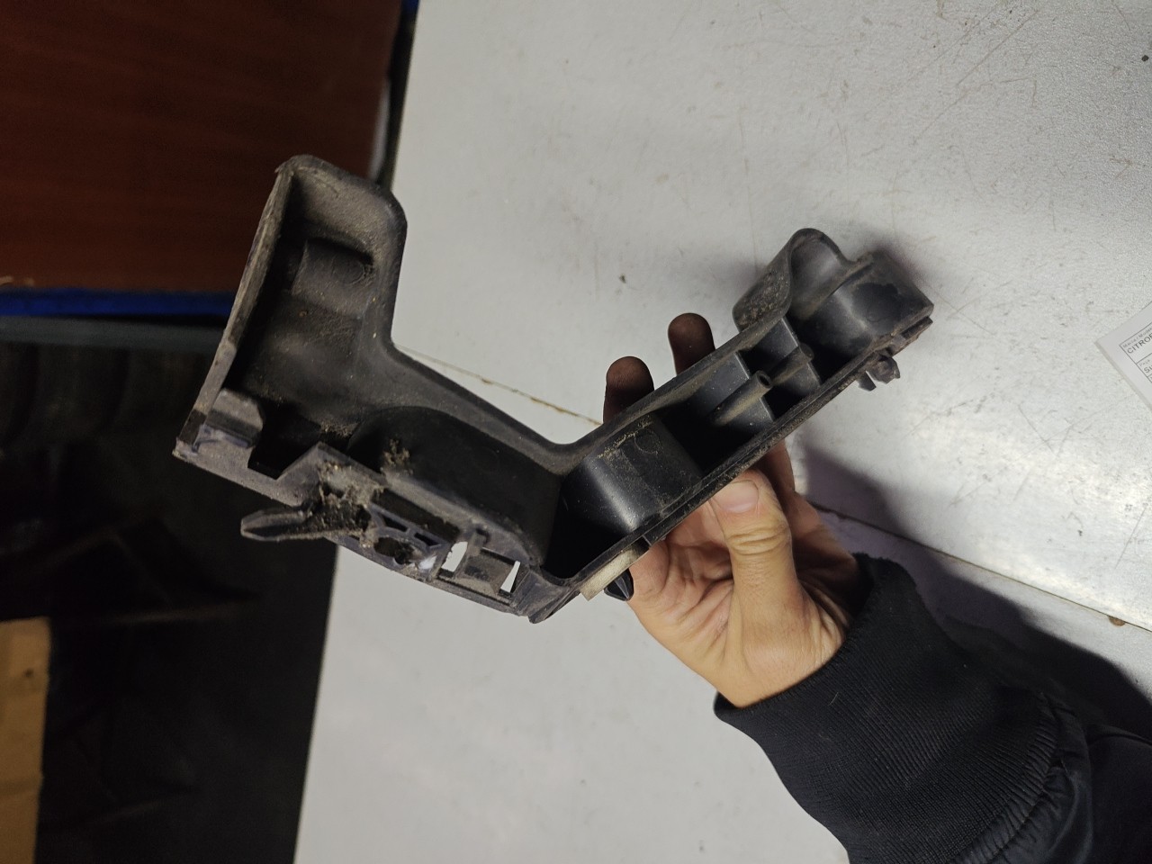 Suporte / Guia / Apoio de plastico CITROEN C4 CACTUS | 14 -  Imagem-3