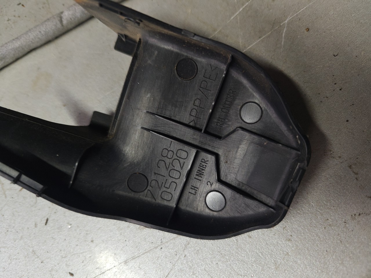 Plastico da frente TOYOTA AURIS (_E18_) | 12 - 18 Imagem-1 Plastico da frente TOYOTA AURIS (_E18_) | 12 - 18 Imagem-1