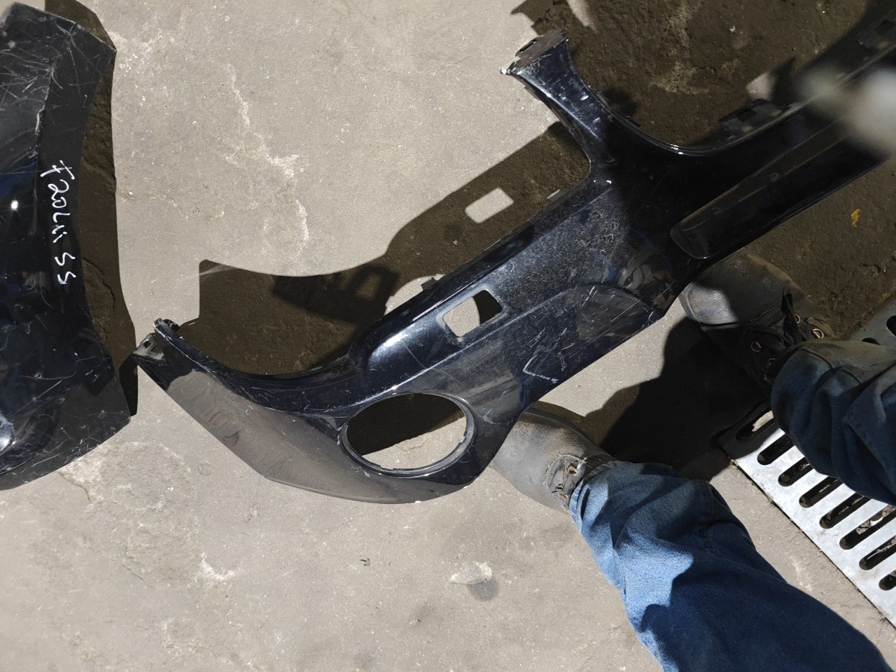 Parte de Cima do Parachoques Frente BMW X3 (E83) | 03 - 11 Imagem-2 Parte de Cima do Parachoques Frente BMW X3 (E83) | 03 - 11 Imagem-2