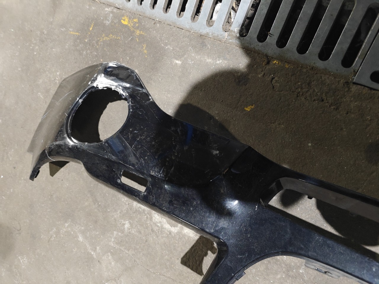 Parte de Cima do Parachoques Frente BMW X3 (E83) | 03 - 11 Imagem-6 Parte de Cima do Parachoques Frente BMW X3 (E83) | 03 - 11 Imagem-6