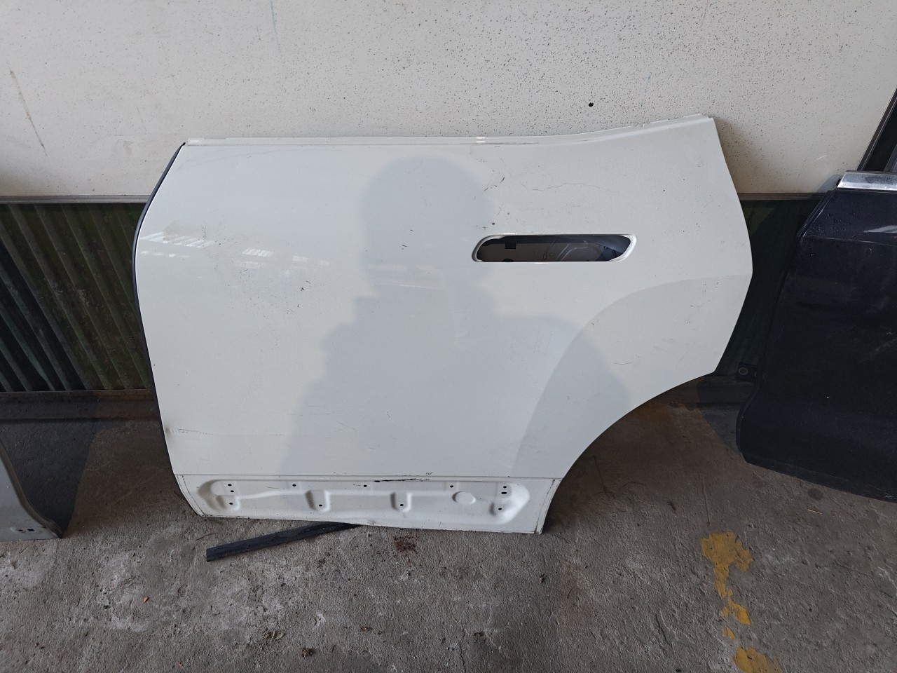 Porta Tras Esquerda nua BMW iX i20