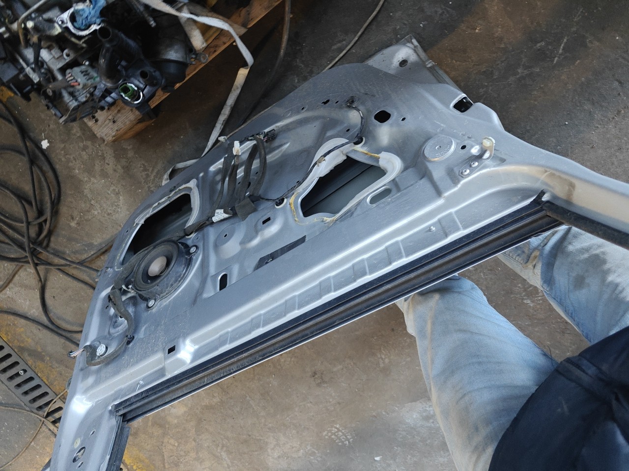 Porta Frente Esquerda nua RENAULT MEGANE III Hatchback (BZ0/1_) | 08 -  Imagem-4