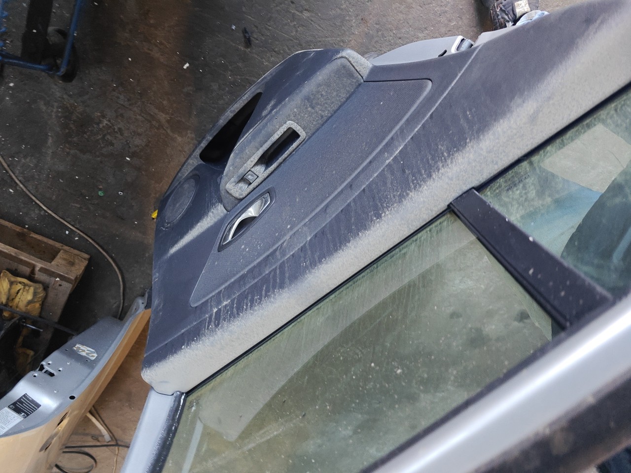 Porta Tras Esquerda nua RENAULT MEGANE III Hatchback (BZ0/1_) | 08 -  Imagem-4