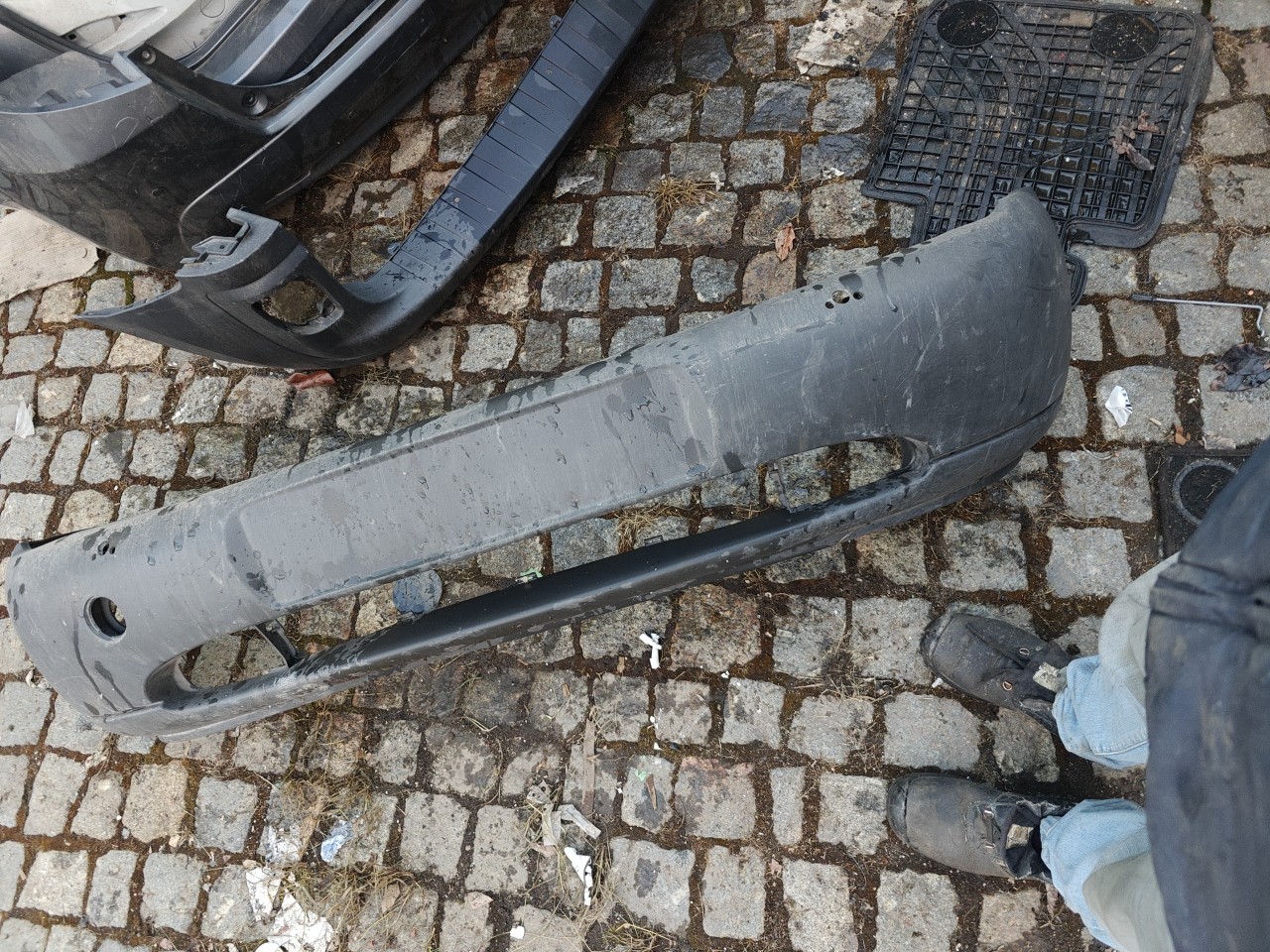 Parachoques Frente / Para Choques Frontal nu FORD FIESTA Caixa (J5_, J3_) | 96 - 