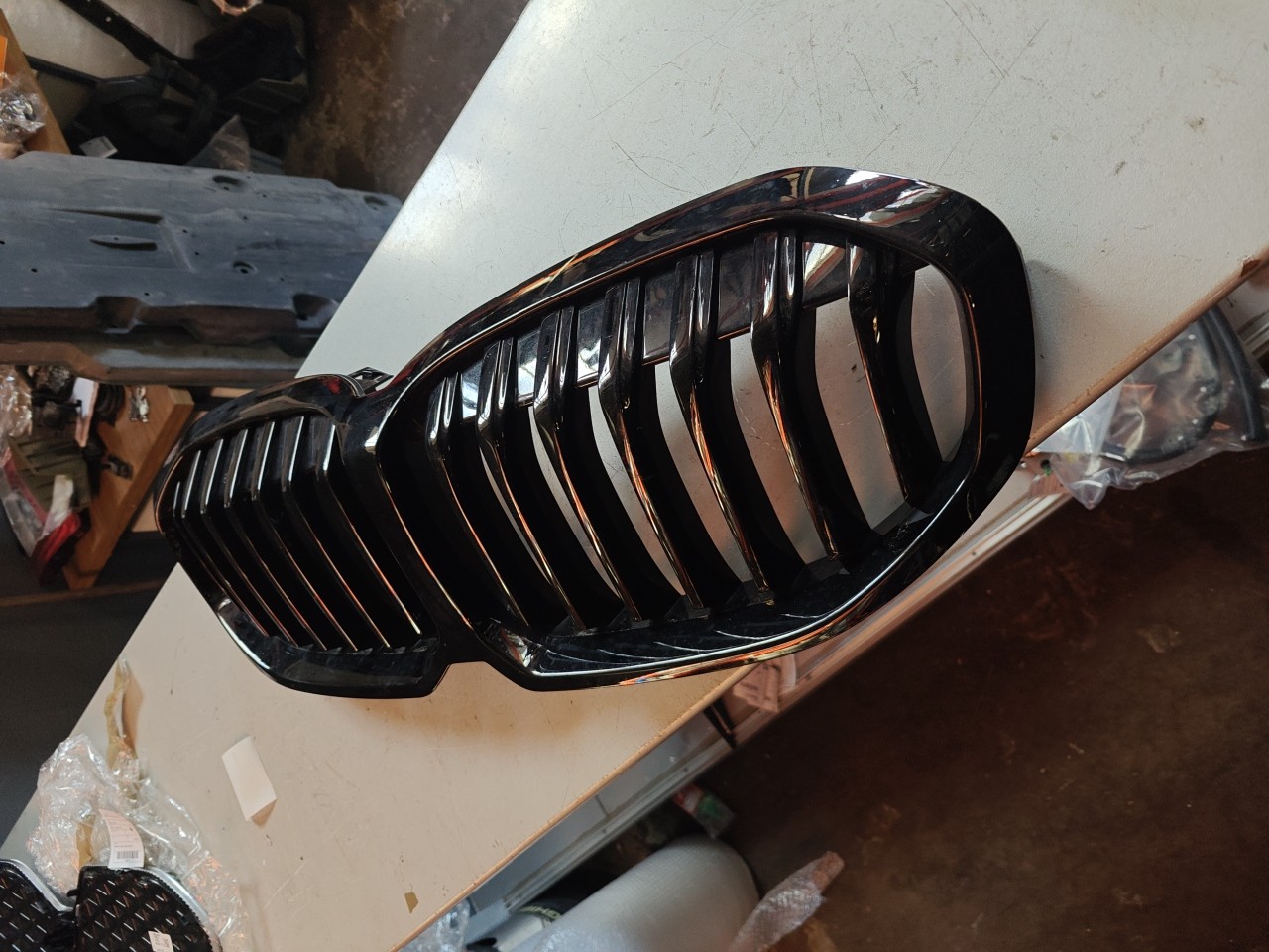Grelha Frontal BMW 1 (F40) | 19 - 