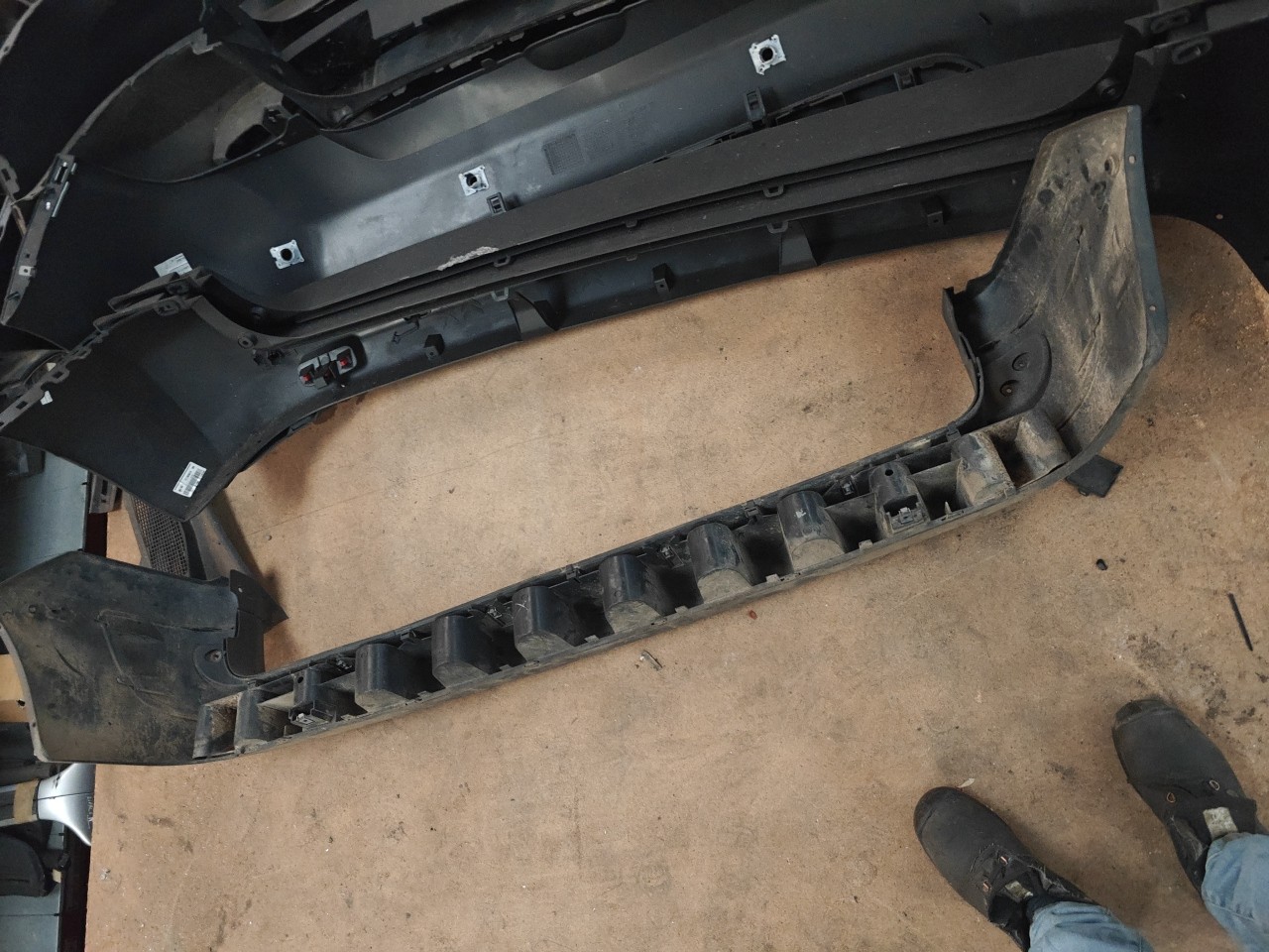 Parachoques Trás / Para Choques traseiro nu RENAULT KANGOO (KC0/1_) | 97 -  Imagem-9