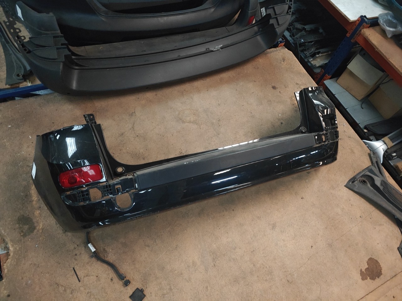 Parachoques Trás / Para Choques traseiro nu RENAULT CLIO III (BR0/1, CR0/1) | 05 - 