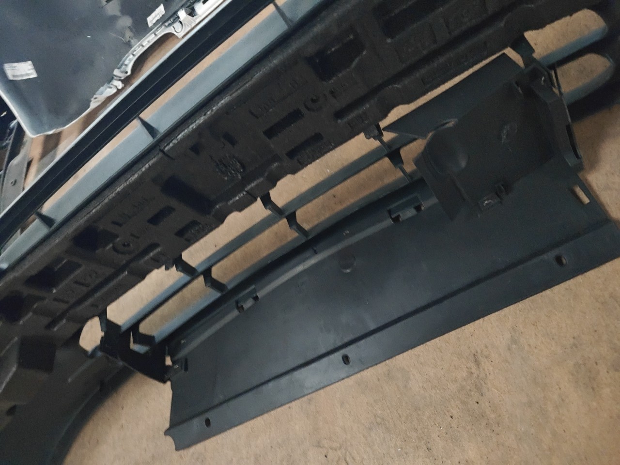Parachoques Frente / Para Choques Frontal nu RENAULT KANGOO (KC0/1_) | 97 -  Imagem-9