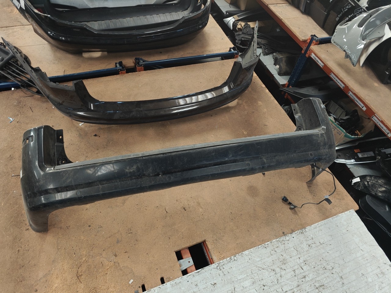 Parachoques Trás / Para Choques traseiro nu CHRYSLER VOYAGER / GRAND VOYAGER III (GS) | 95 - 01