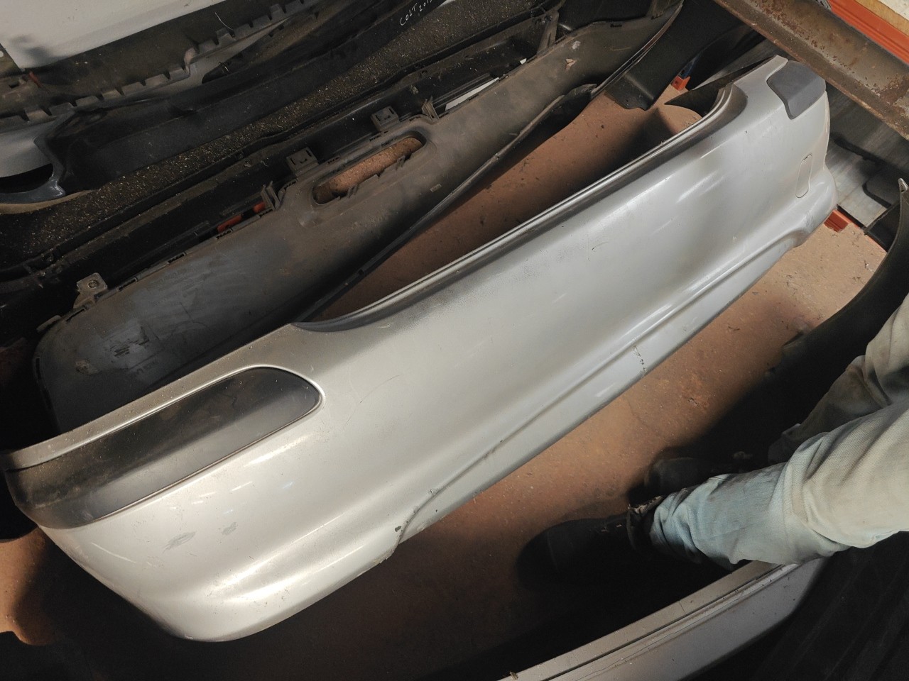 Parachoques Trás / Para Choques traseiro nu NISSAN ALMERA II Hatchback (N16) | 00 - 
