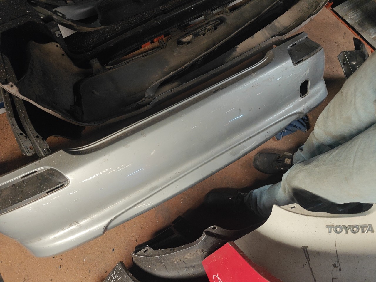 Parachoques Trás / Para Choques traseiro nu NISSAN ALMERA II (N16) | 00 - 