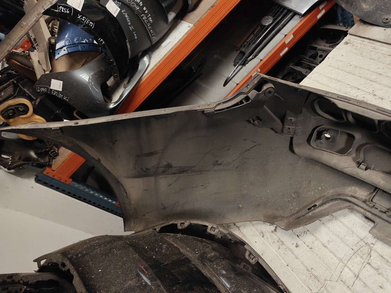 Parachoques Trás / Para Choques traseiro nu BMW 5 (E60) | 01 - 10 Imagem-9 Parachoques Trás / Para Choques traseiro nu BMW 5 (E60) | 01 - 10 Imagem-9