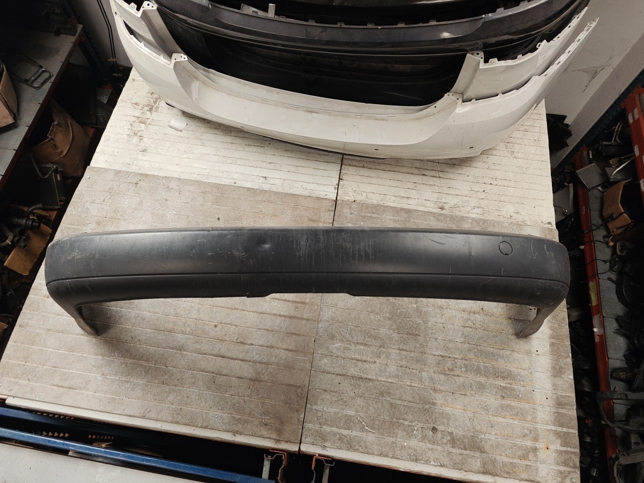 Parachoques Trás / Para Choques traseiro nu VOLKSWAGEN CADDY III Caixa (2KA, 2KH, 2CA, 2CH) | 04 - 15