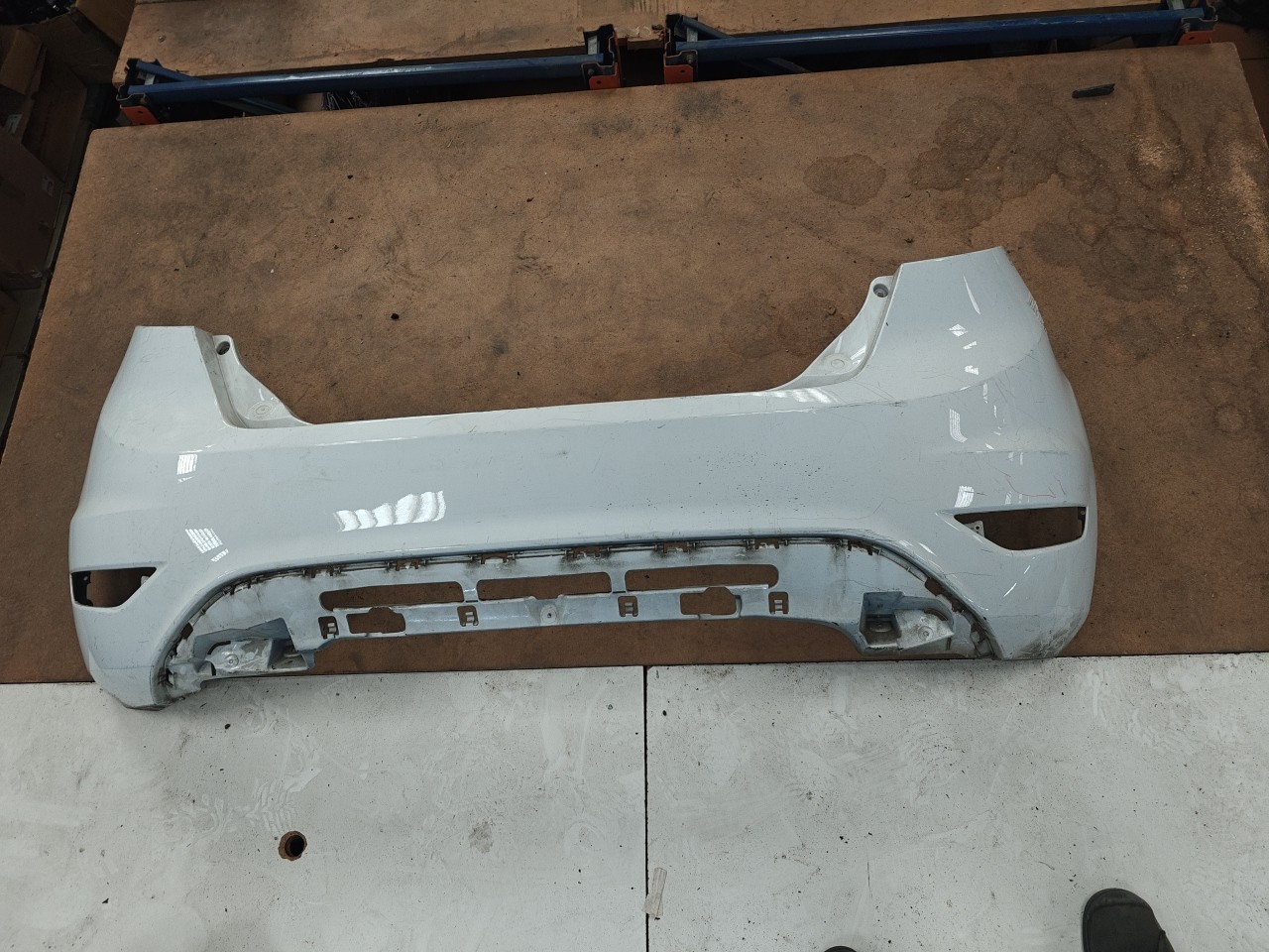 Parachoques Trás / Para Choques traseiro nu FORD FIESTA VI (CB1, CCN) | 08 - 