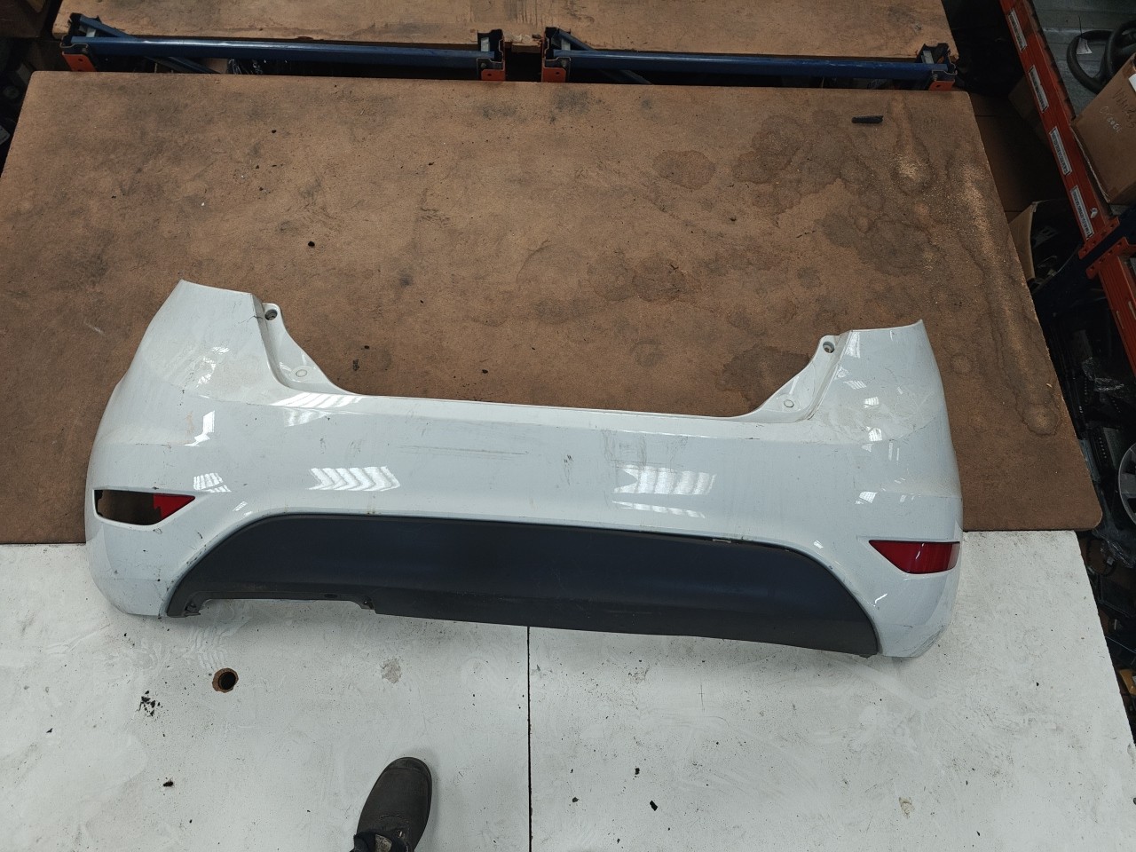 Parachoques Trás / Para Choques traseiro nu FORD FIESTA VI (CB1, CCN) | 08 - 