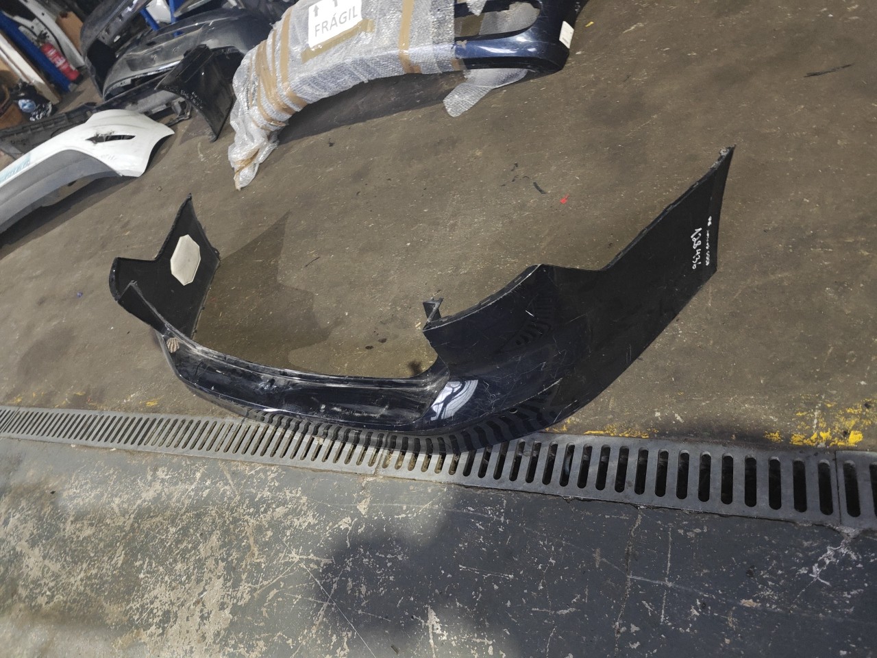 Parachoques Trás / Para Choques traseiro nu VOLKSWAGEN PASSAT (A32, A33) | 11 - 