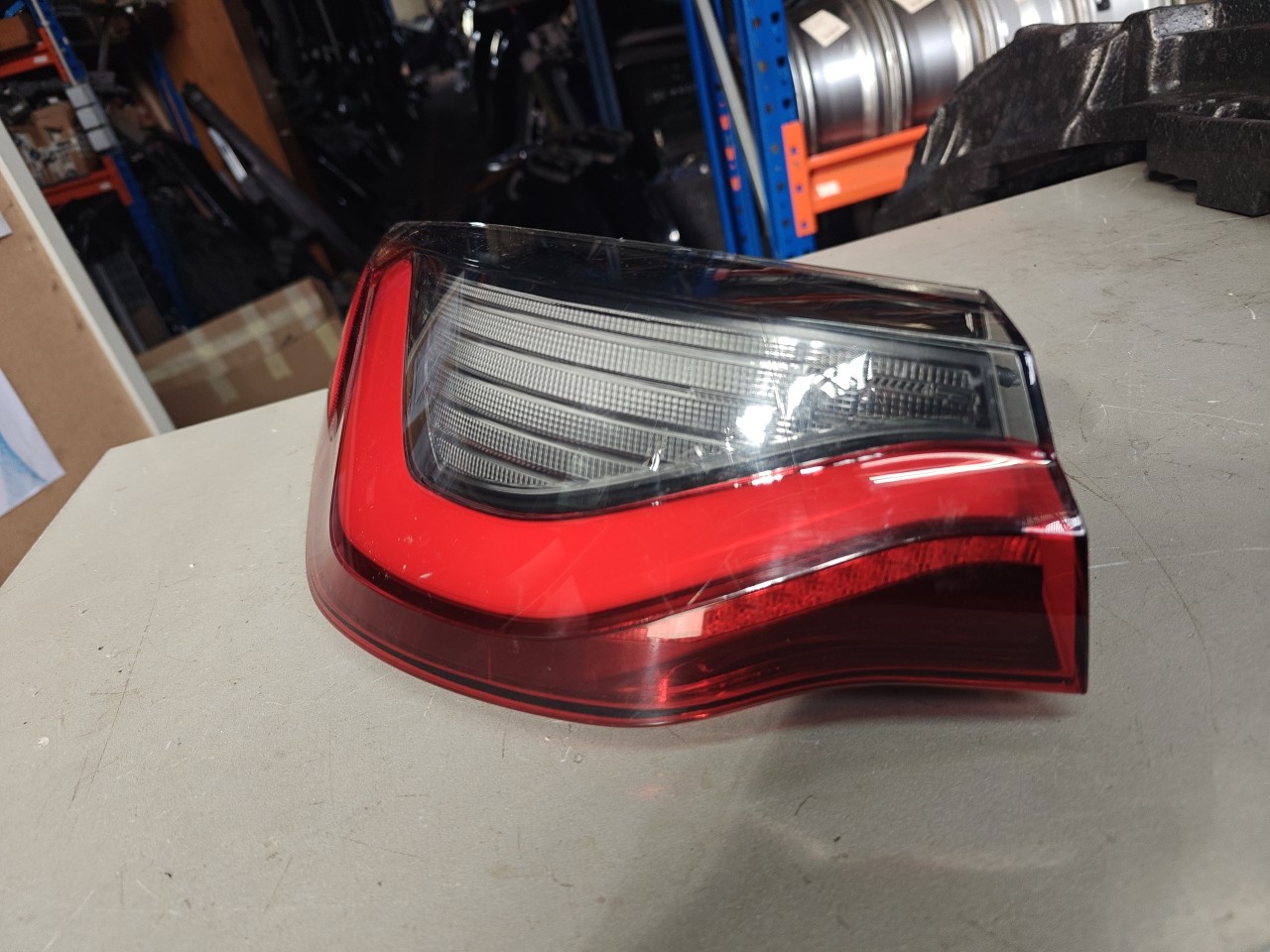 Farolim Esquerdo Painel Lanterna Esquerda Ilharga RENAULT Clio II (BB0/1/2_, CB0/1/2_) Imagem-3