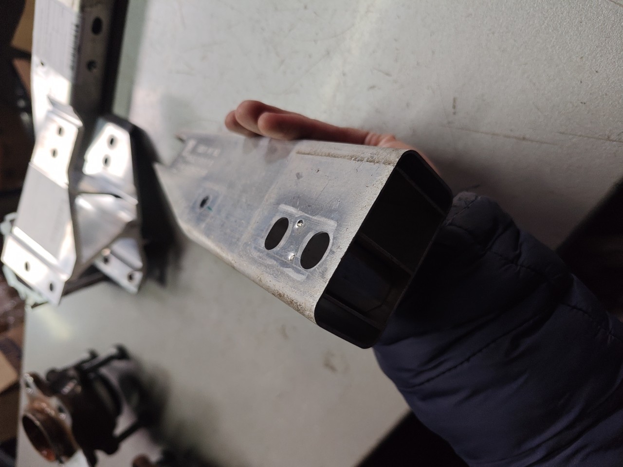 Suporte / Guia / Apoio de chapa aluminio BMW 4 Gran Coupe i4 G26 2020 - Imagem-4