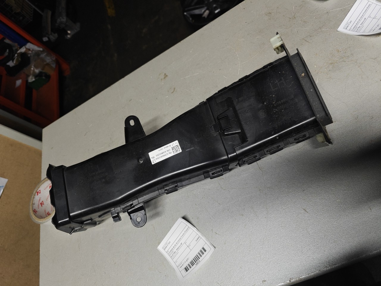 Conduta de Ar do travao Frente Esquerda BMW i7 G70