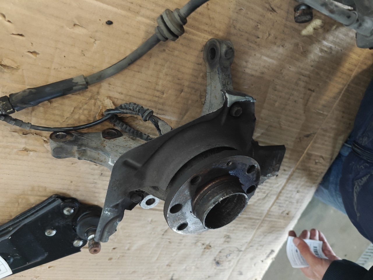 Manga de Eixo Frente Esquerda FIAT GRANDE PUNTO (199_) | 05 -  Imagem-1 Manga de Eixo Frente Esquerda FIAT GRANDE PUNTO (199_) | 05 -  Imagem-1