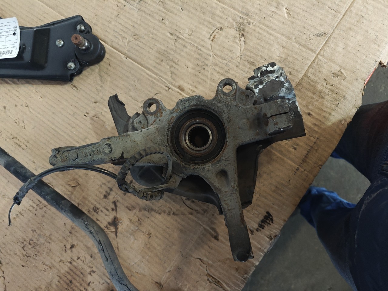 Manga de Eixo Frente Esquerda FIAT GRANDE PUNTO (199_) | 05 -  Imagem-2 Manga de Eixo Frente Esquerda FIAT GRANDE PUNTO (199_) | 05 -  Imagem-2