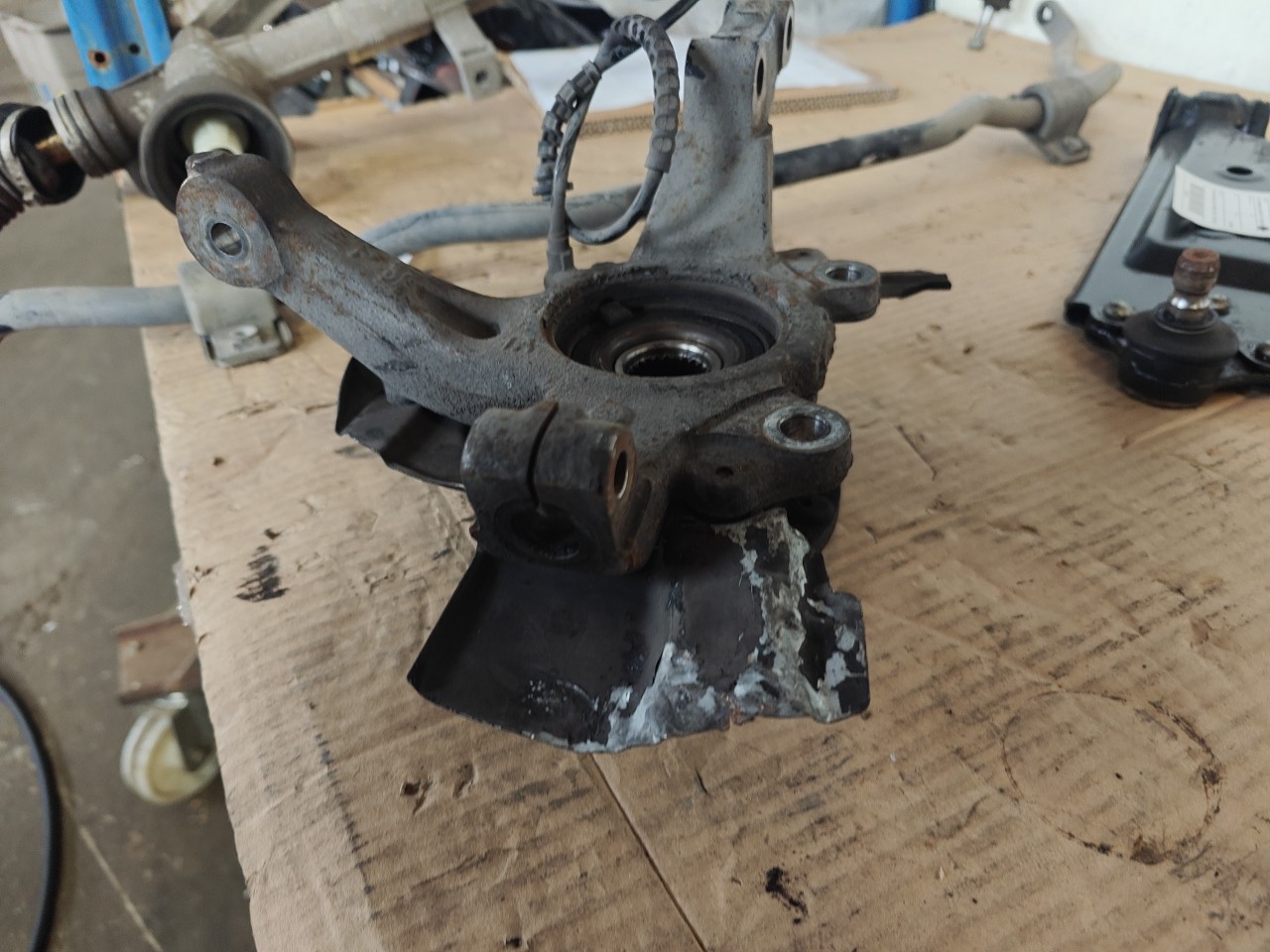 Manga de Eixo Frente Esquerda FIAT GRANDE PUNTO (199_) | 05 -  Imagem-4 Manga de Eixo Frente Esquerda FIAT GRANDE PUNTO (199_) | 05 -  Imagem-4