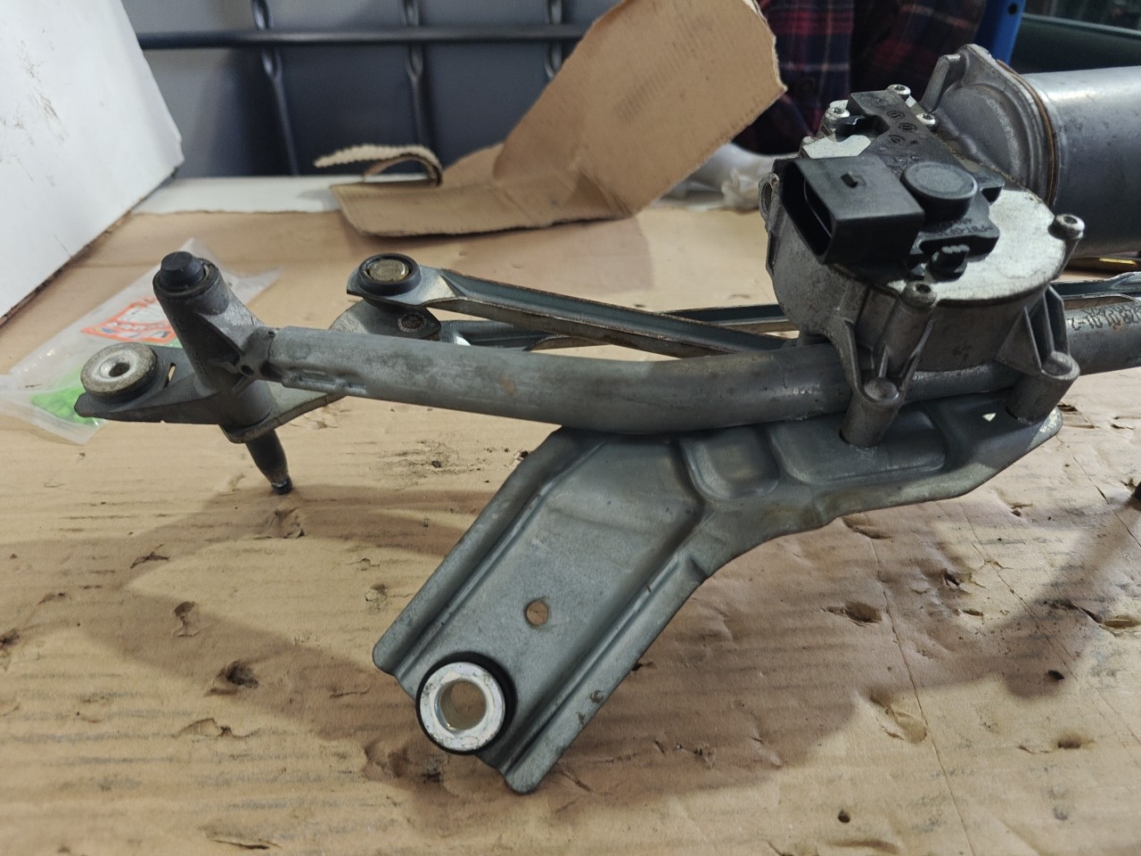 Motor de Escovas da Frente FIAT GRANDE PUNTO (199_) | 05 -  Imagem-1 Motor de Escovas da Frente FIAT GRANDE PUNTO (199_) | 05 -  Imagem-1