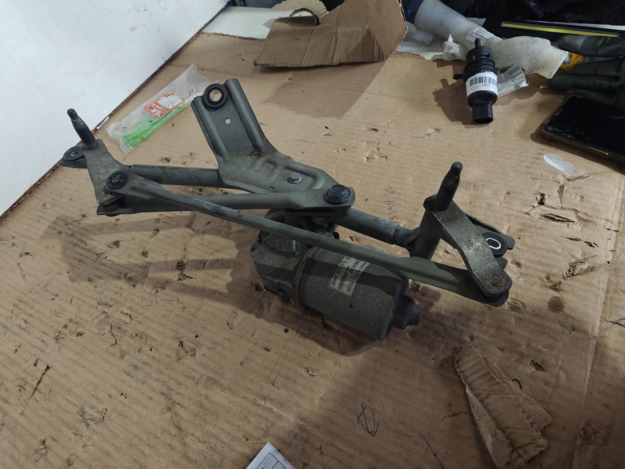 Motor de Escovas da Frente FIAT GRANDE PUNTO (199_) | 05 -  Imagem-4 Motor de Escovas da Frente FIAT GRANDE PUNTO (199_) | 05 -  Imagem-4