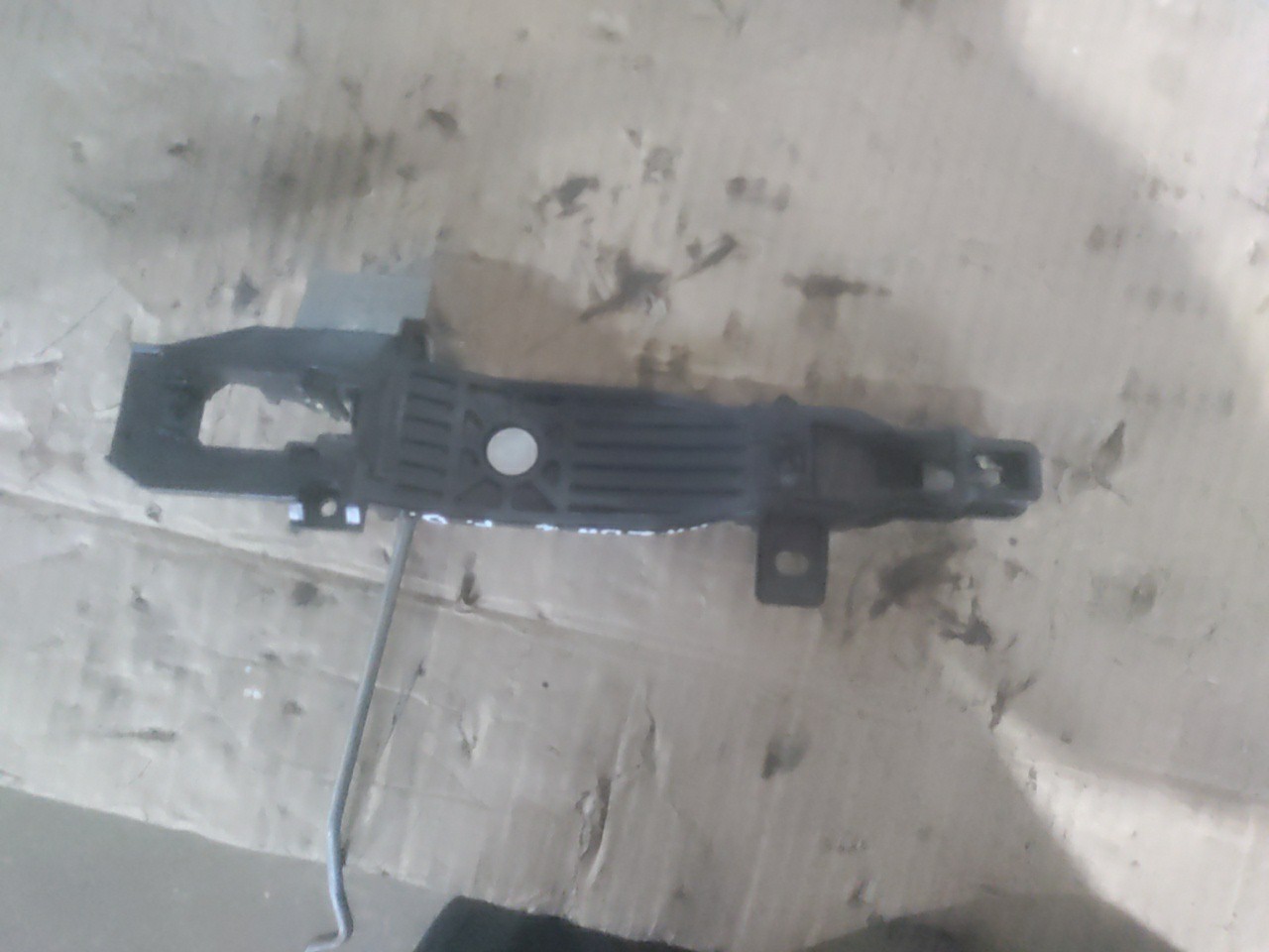 Suporte do Puxador Frente Direito MAZDA 2 (DE_, DH_) | 07 - 15
