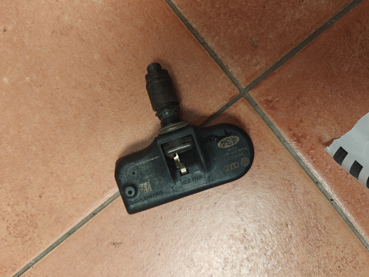 Valvula da Jante / do pneu / da roda VOLKSWAGEN PASSAT (3C2) | 05 - 10