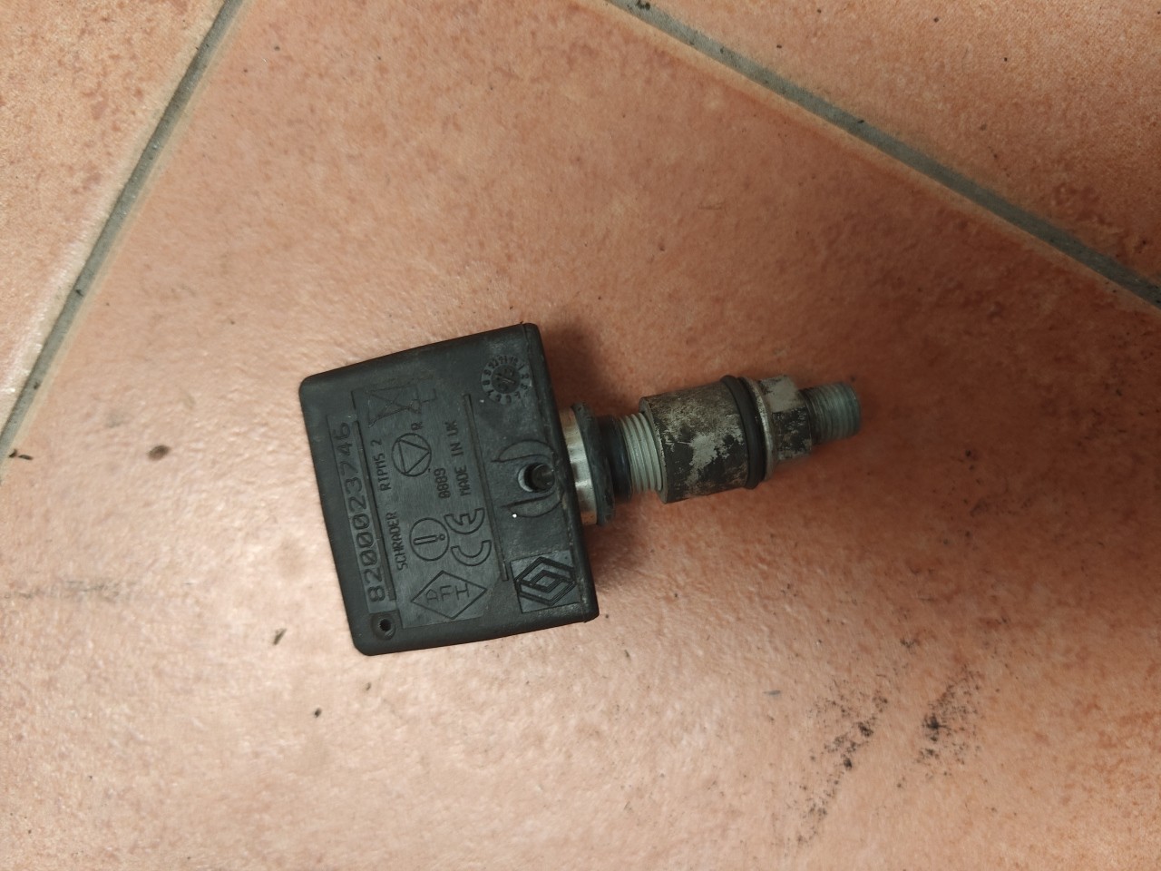 Valvula da Jante / do pneu / da roda RENAULT ESPACE IV (JK0/1_) | 02 - 