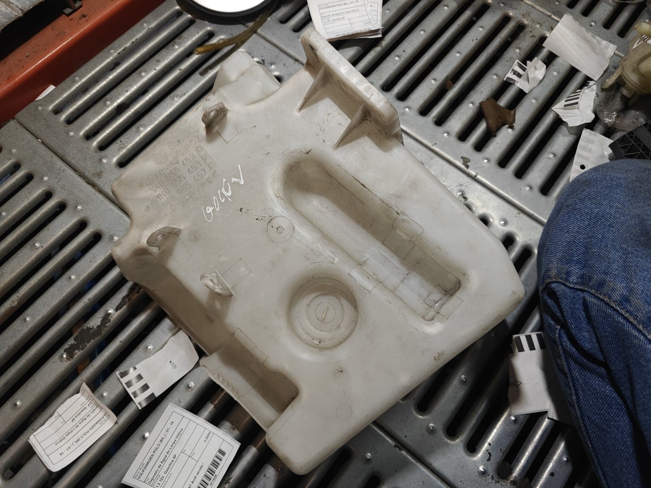 Deposito de Agua do Limpa Vidros VOLKSWAGEN POLO (9N_) | 01 - 14
