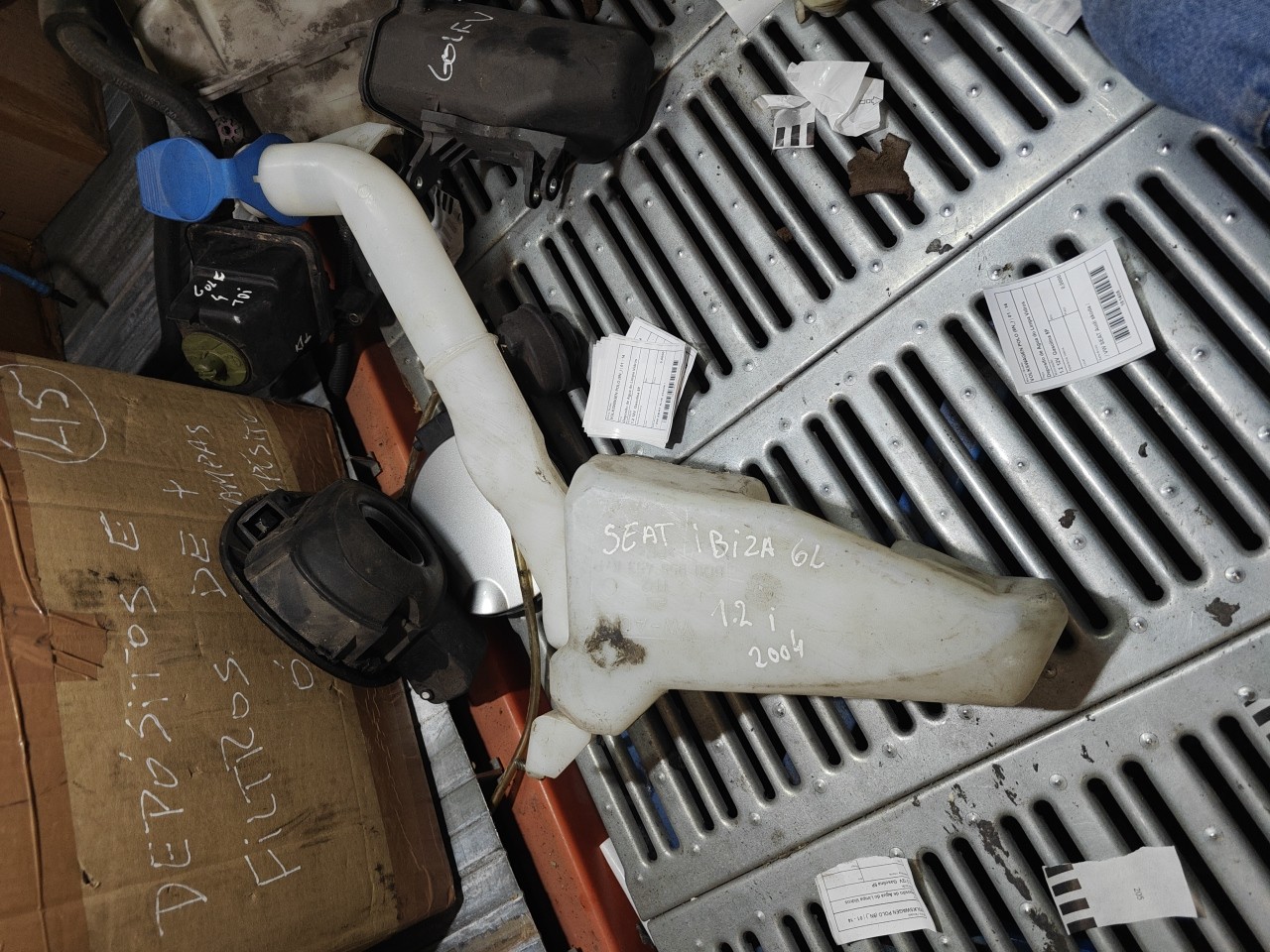 Deposito de Agua do Limpa Vidros VOLKSWAGEN POLO (9N_) | 01 - 14