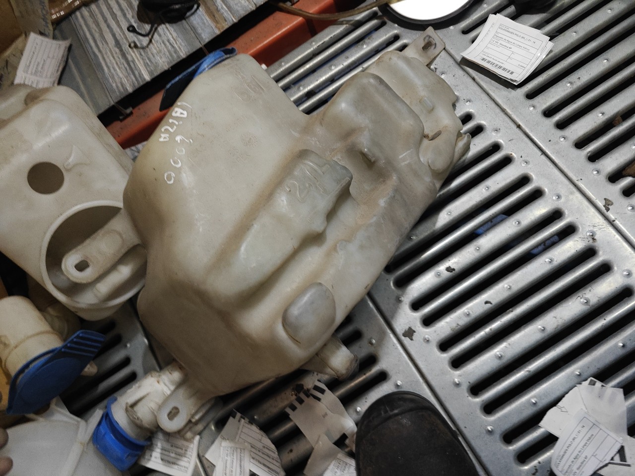 Deposito de Agua do Limpa Vidros VOLKSWAGEN POLO (9N_) | 01 - 14