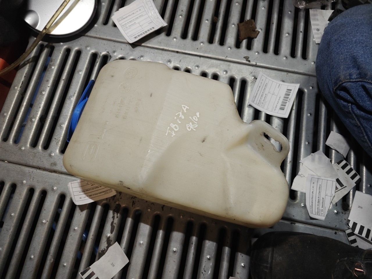 Deposito de Agua do Limpa Vidros VOLKSWAGEN POLO (9N_) | 01 - 14