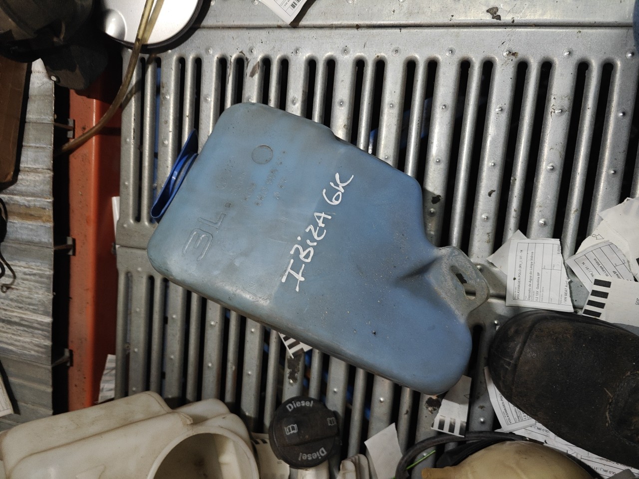 Deposito de Agua do Limpa Vidros VOLKSWAGEN POLO (9N_) | 01 - 14
