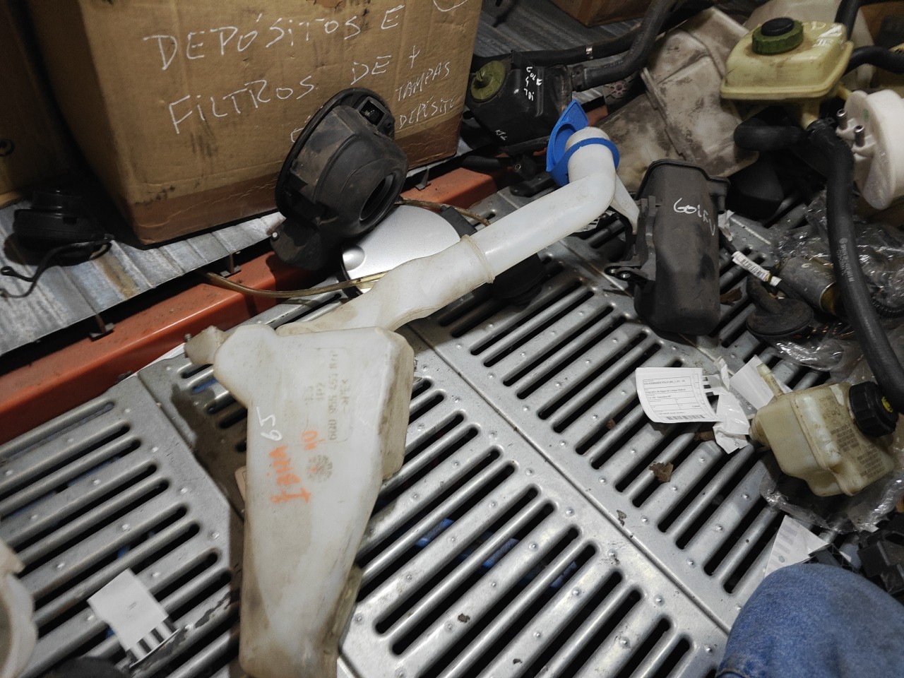 Deposito de Agua do Limpa Vidros VOLKSWAGEN POLO (9N_) | 01 - 14