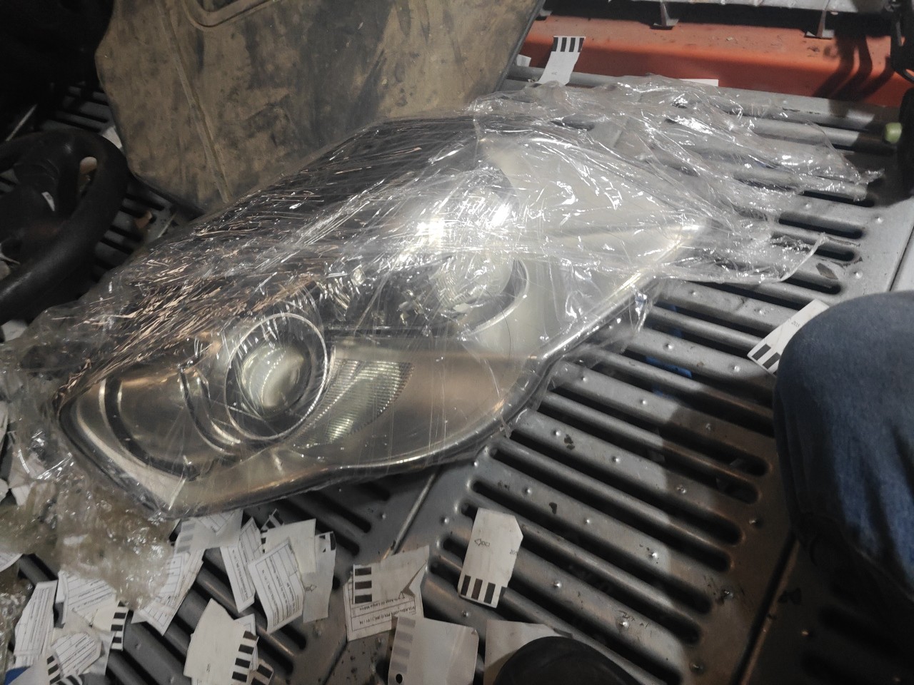 Farol Frente Direito / Otica Direita VOLKSWAGEN PASSAT (3C2) | 05 - 10