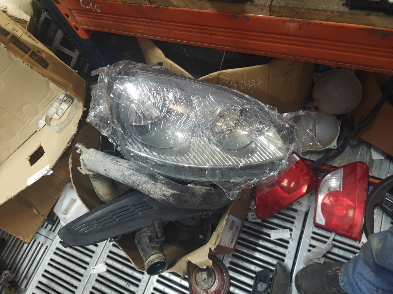 Farol Frente Direito / Otica Direita VOLKSWAGEN GOLF V (1K1) | 03 - 09